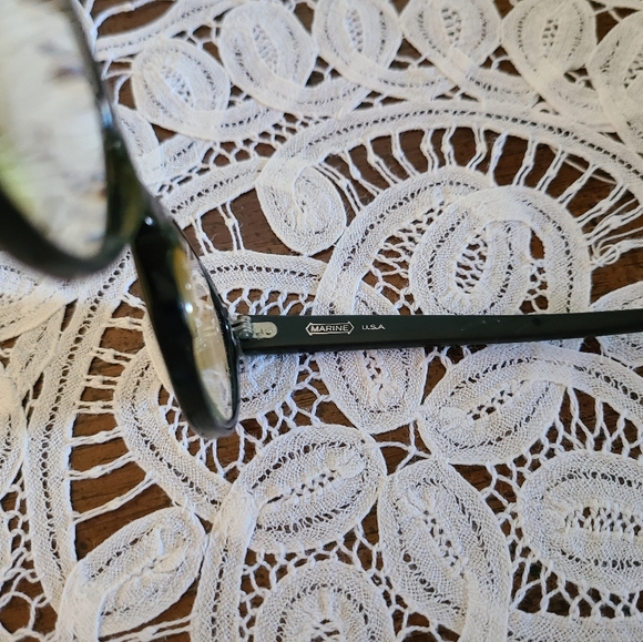 VINTAGE • CAT EYE GLASSES - Picture 4 of 5